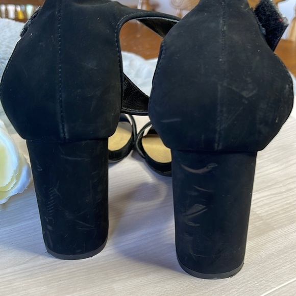 Classic Black Heels - Picture 4 of 8